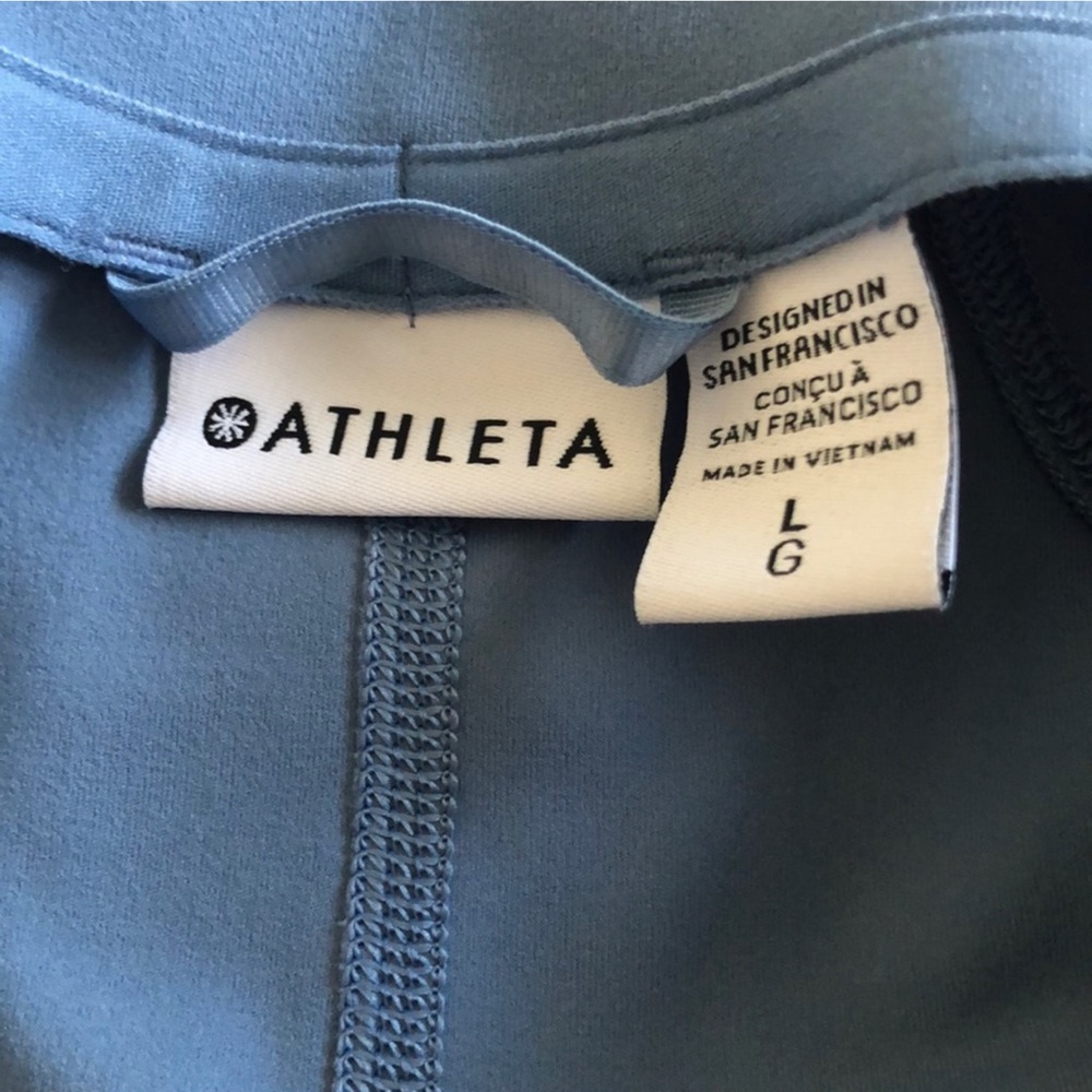 Athleta EUC Woman’s Salutation Cottage Blue Jacket Size Large - Picture 13 of 15
